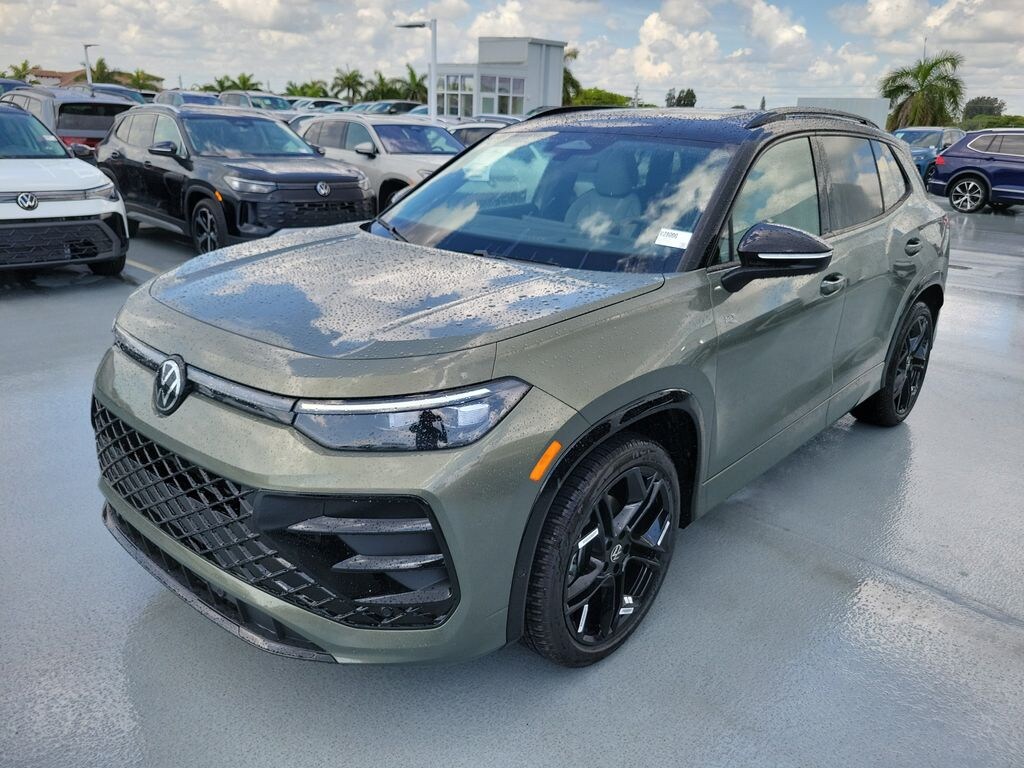 New 2026 Volkswagen Tiguan 2.0T SE R-Line Black SUV