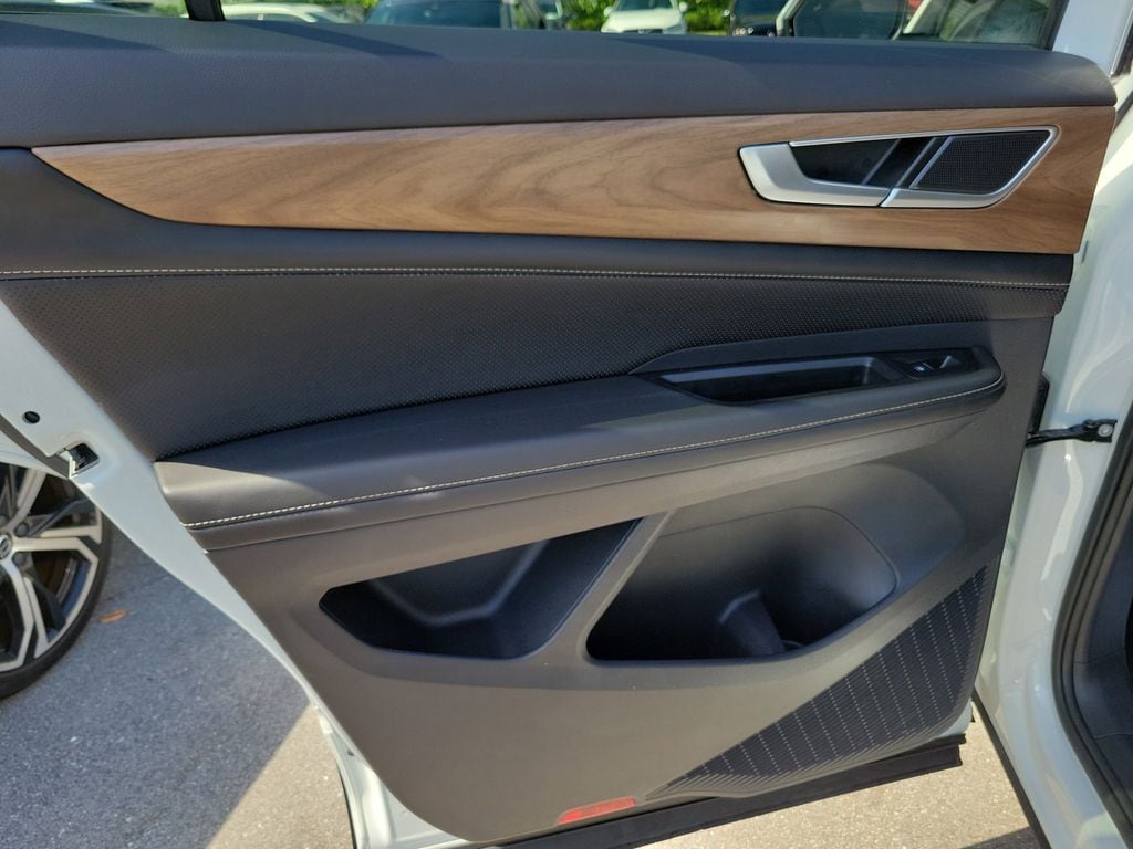 2024 Volkswagen Atlas SE - Photo 8
