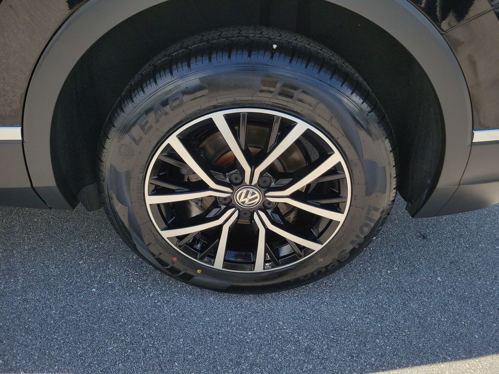2021 Volkswagen Tiguan SE - Photo 15