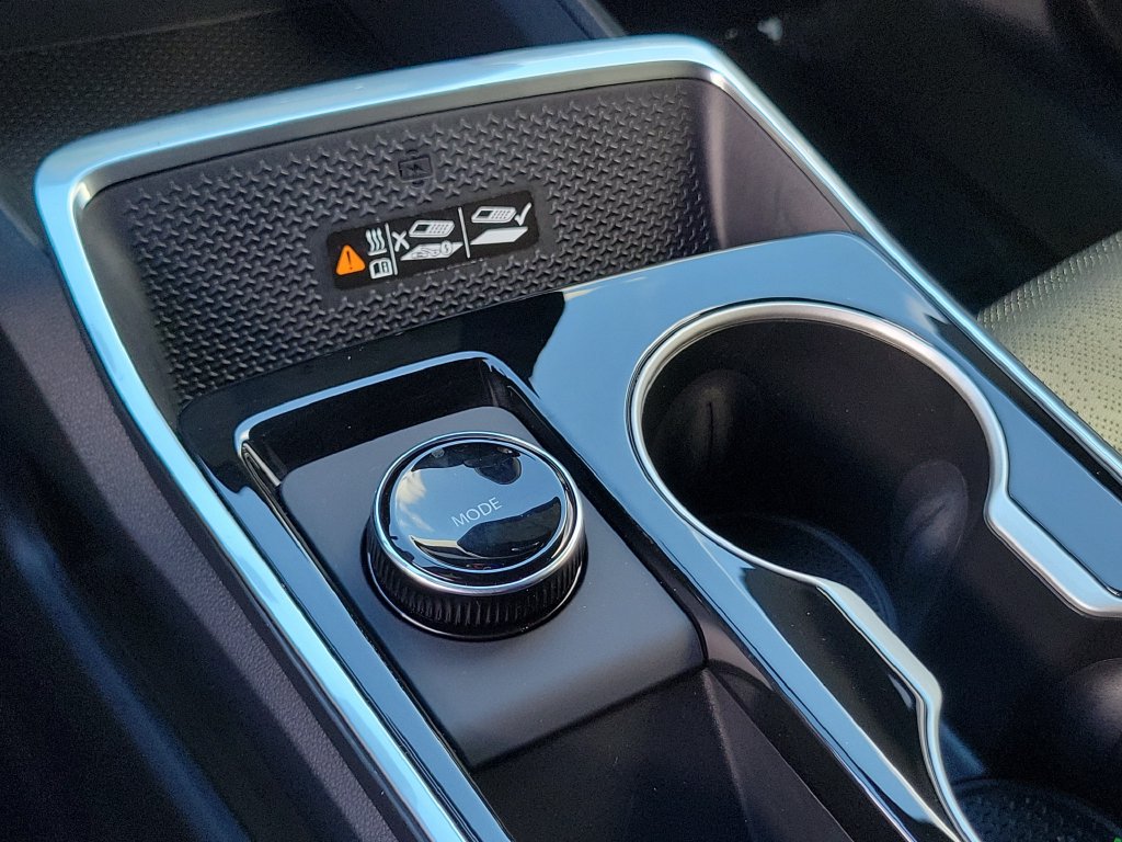 2027 Chevrolet Equinox LT - Photo 32