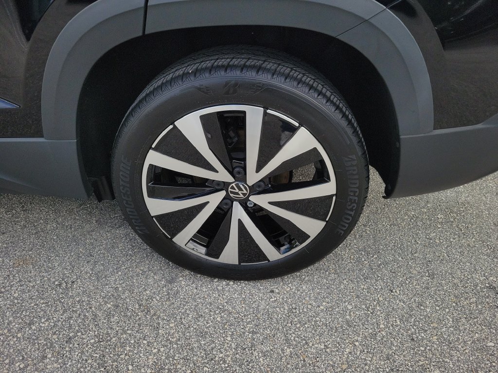 2023 Volkswagen Taos SE - Photo 8
