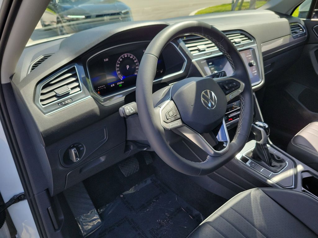 2023 Volkswagen Tiguan SE - Photo 19