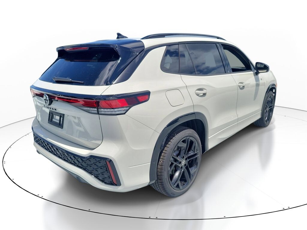 New 2026 Volkswagen Tiguan SE R-Line Black SUV