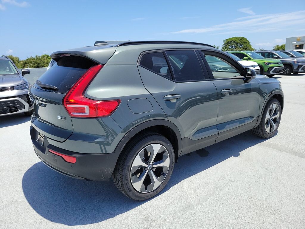 New 2026 Volvo XC40 B5 Plus SUV