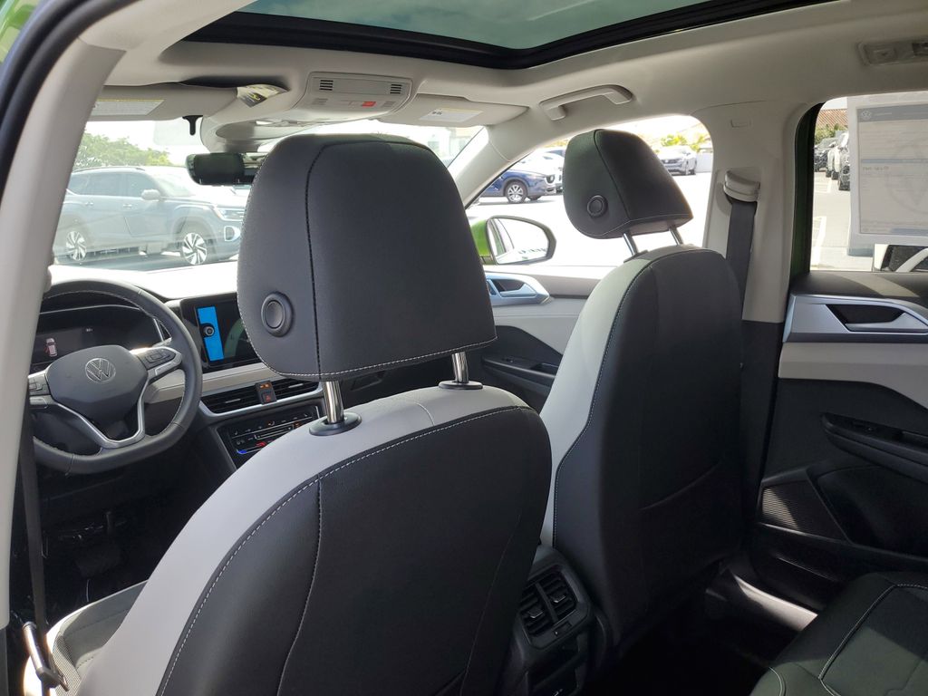 2025 Volkswagen Taos SE - Photo 13