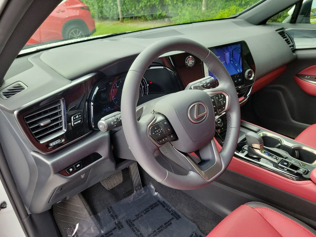 2024 Lexus NX 250 - Photo 18