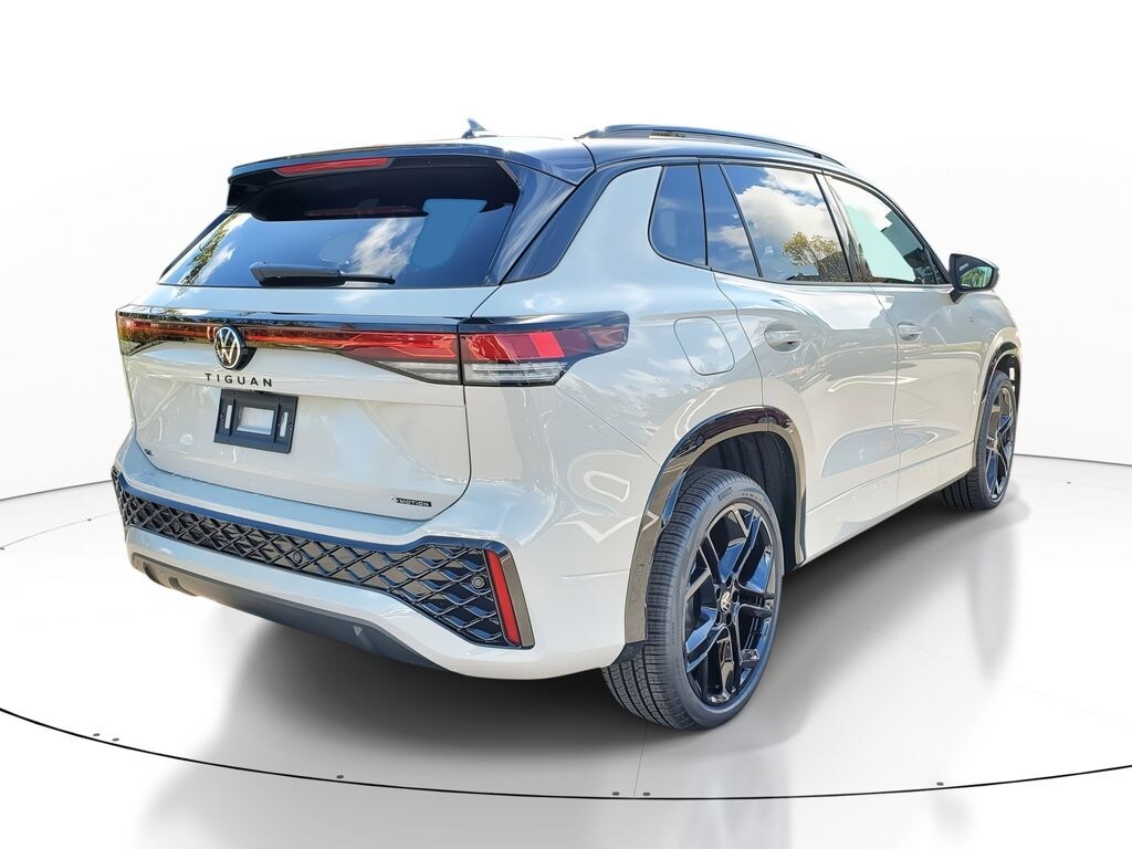 New 2026 Volkswagen Tiguan 2.0T SE R-Line Black SUV