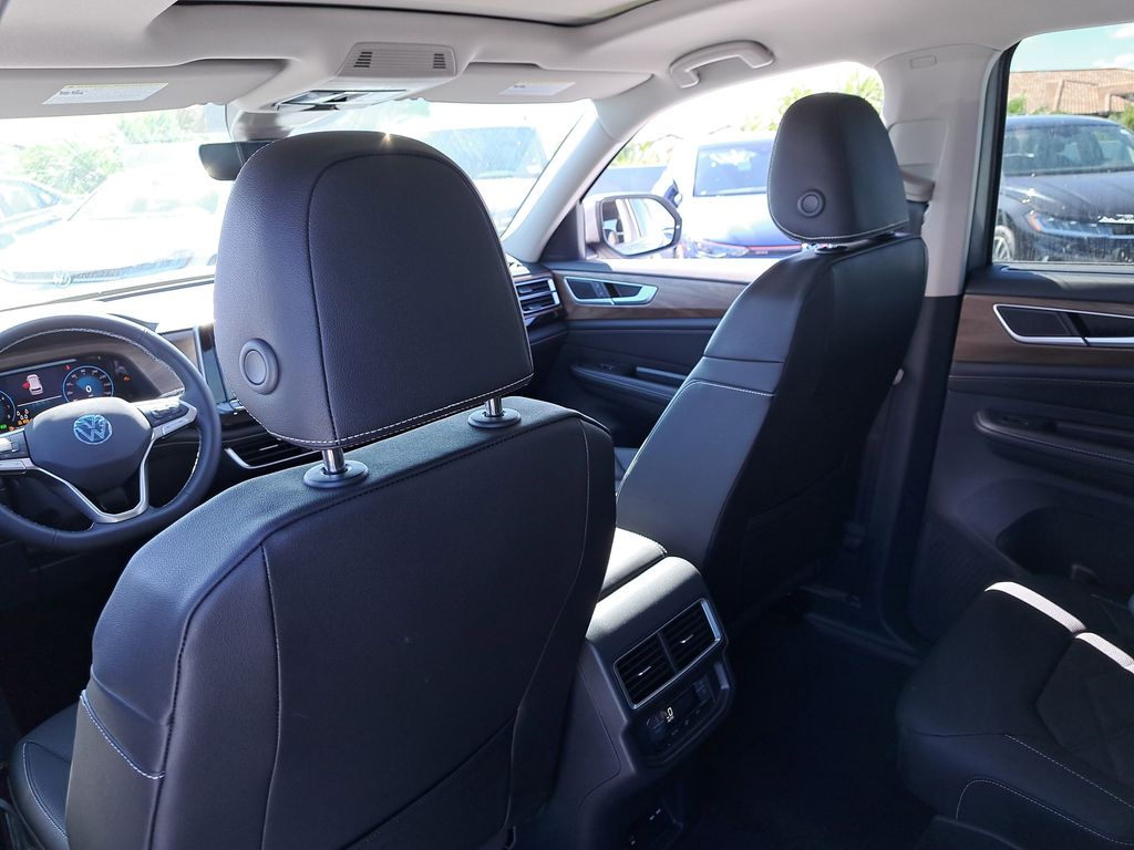 2026 Volkswagen Atlas SE w/Tech - Photo 13
