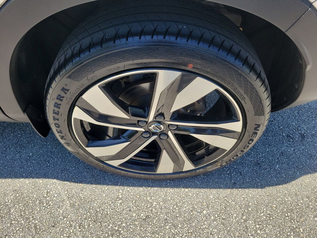 2023 Volvo XC40 Plus - Photo 9