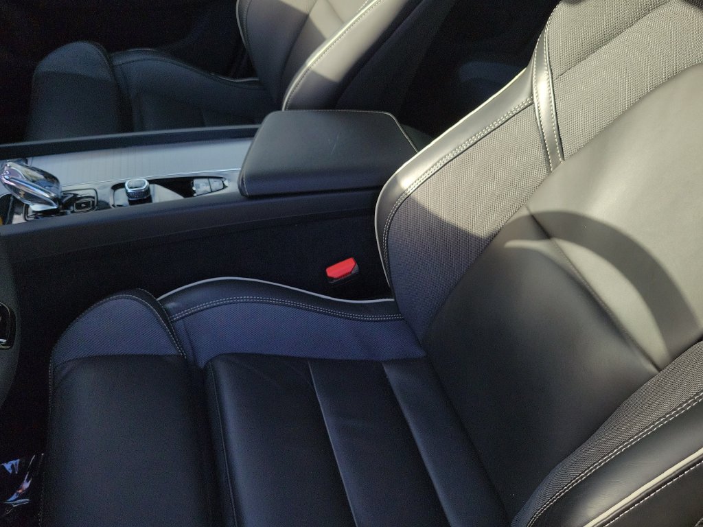2024 Volvo S60 Plus - Photo 20