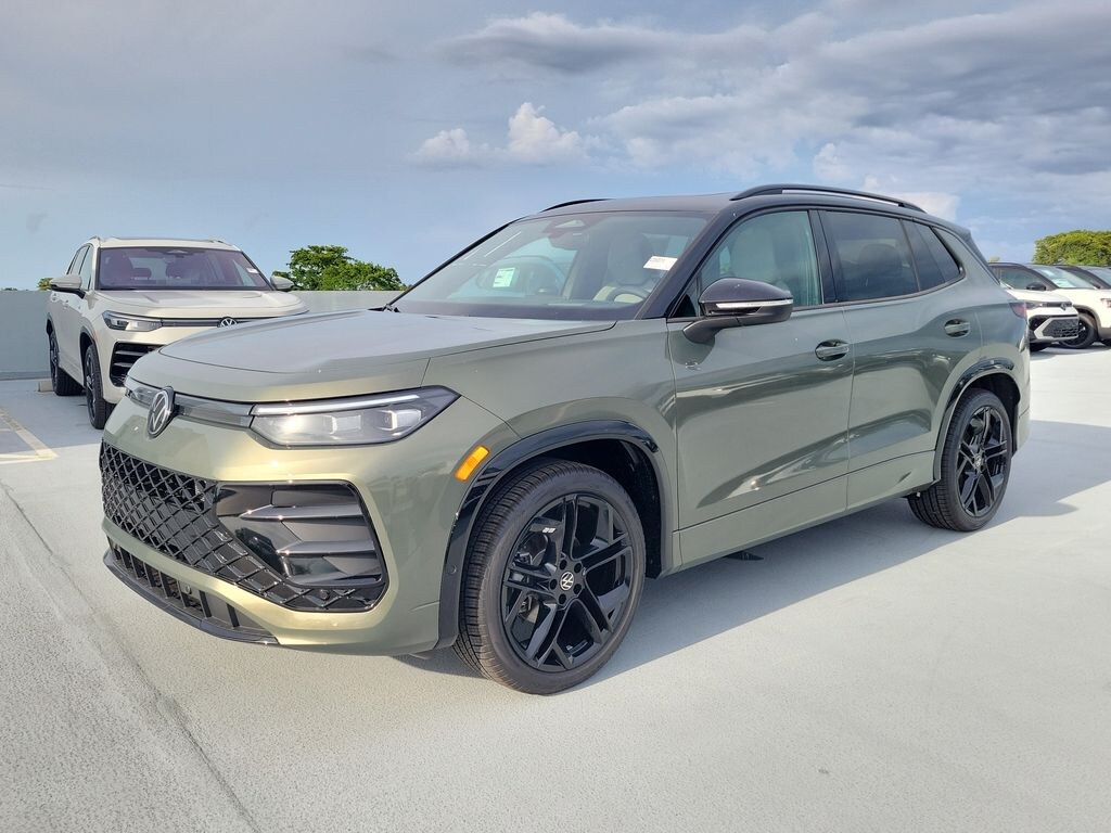 New 2026 Volkswagen Tiguan SE R-Line Black SUV