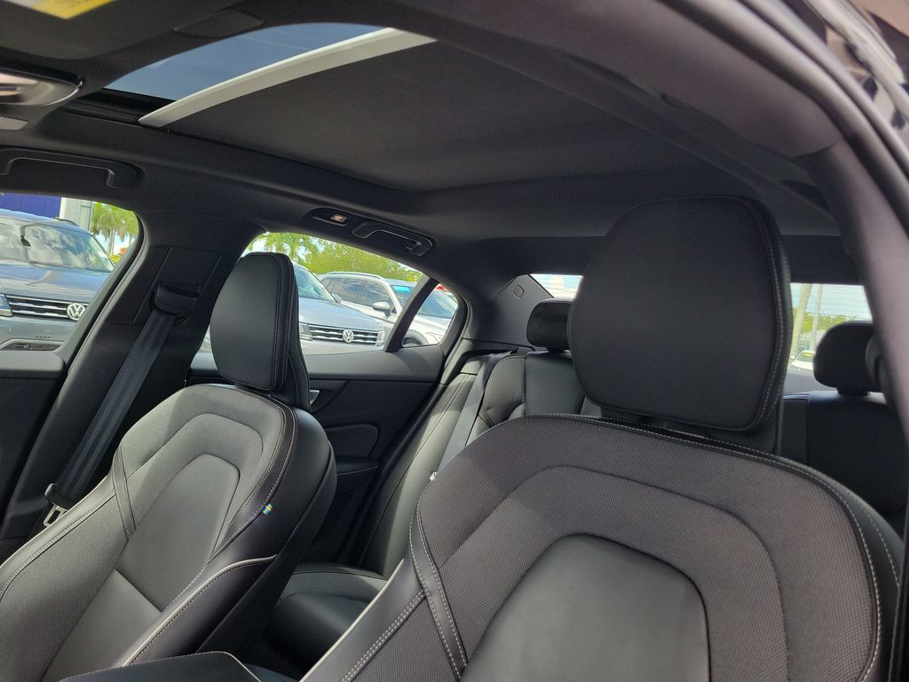 2024 Volvo S60 Plus - Photo 19