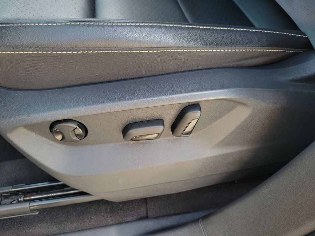 2021 Volkswagen Atlas SE w/Tech - Photo 24