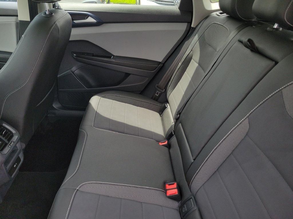 2024 Volkswagen Taos SE - Photo 11