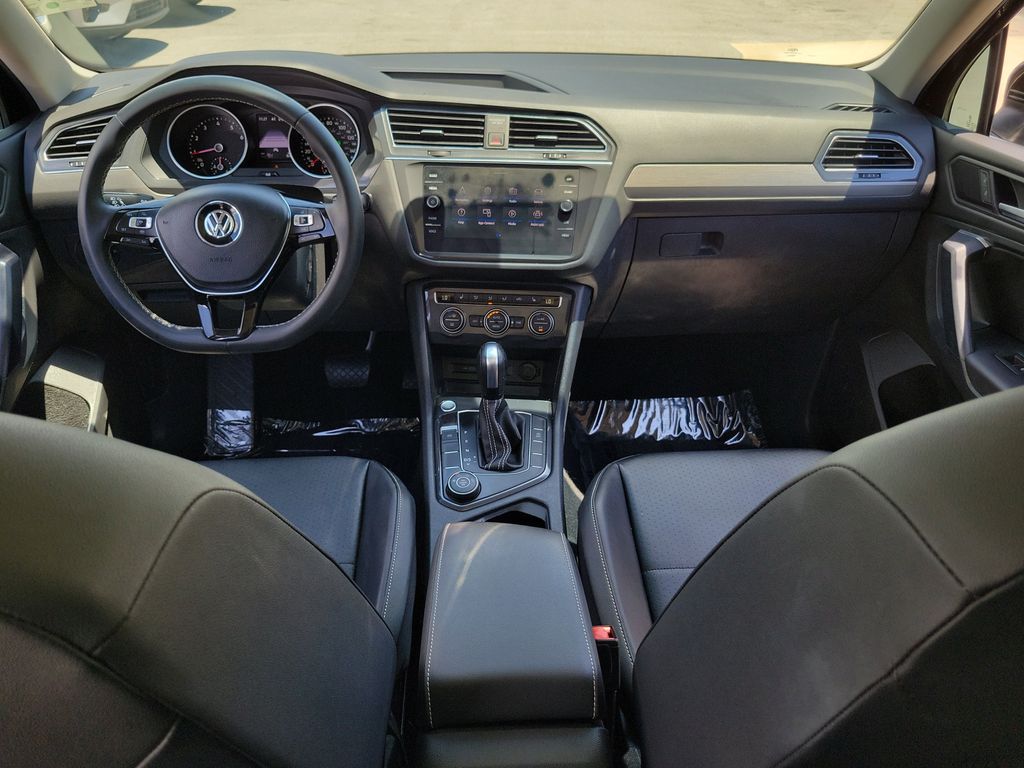 2021 Volkswagen Tiguan SE - Photo 14