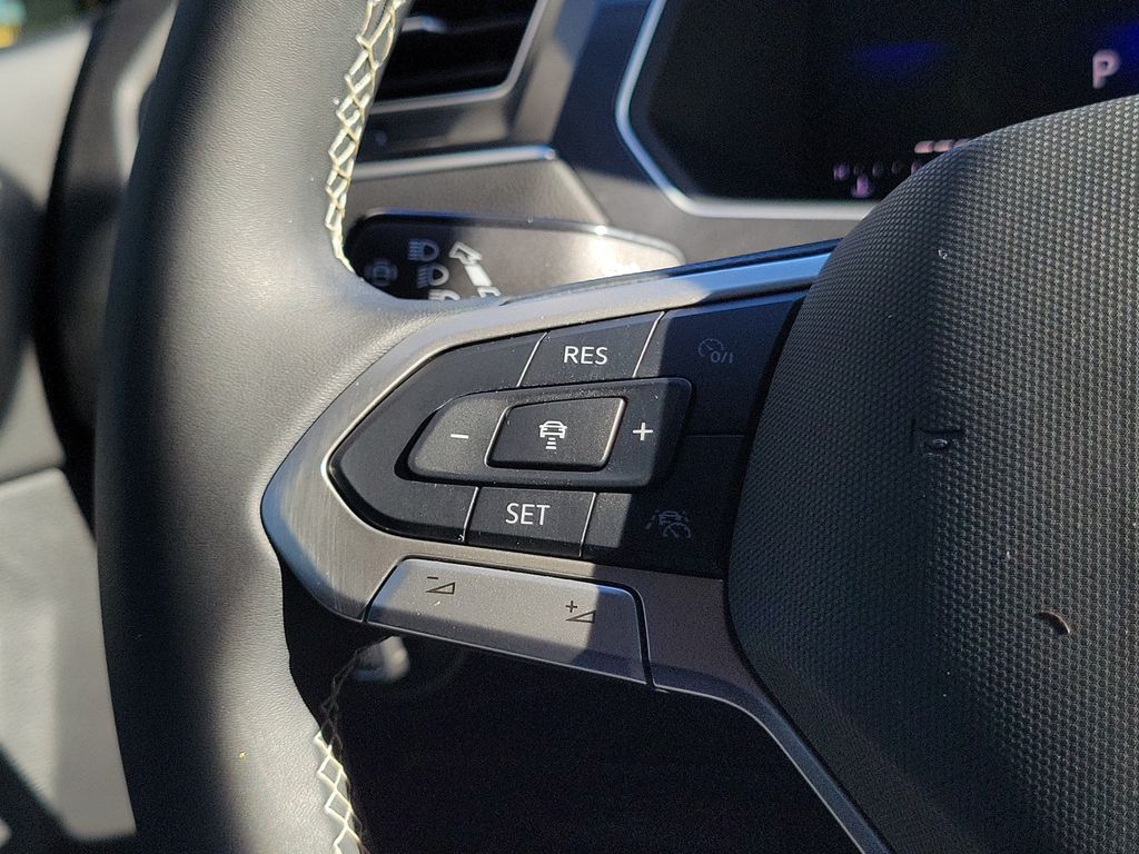 2024 Volkswagen Tiguan SE - Photo 26