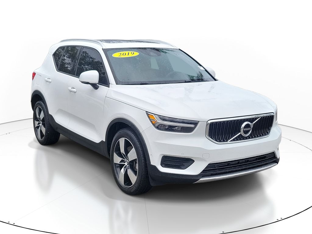 Used 2019 Volvo XC40 T5 Momentum SUV