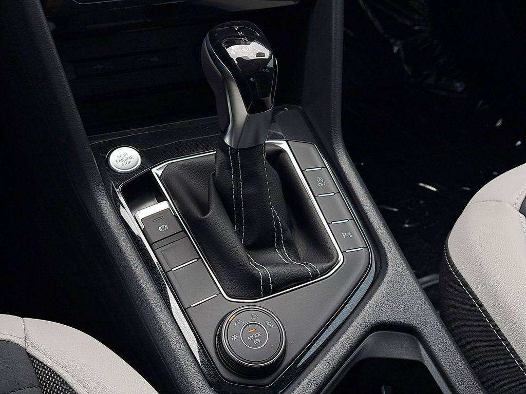 2025 Volkswagen Taos SE - Photo 29