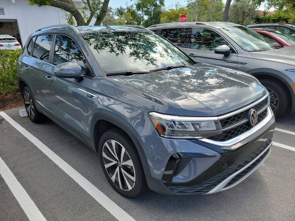 2024 Volkswagen Taos 1.5T SE's photo