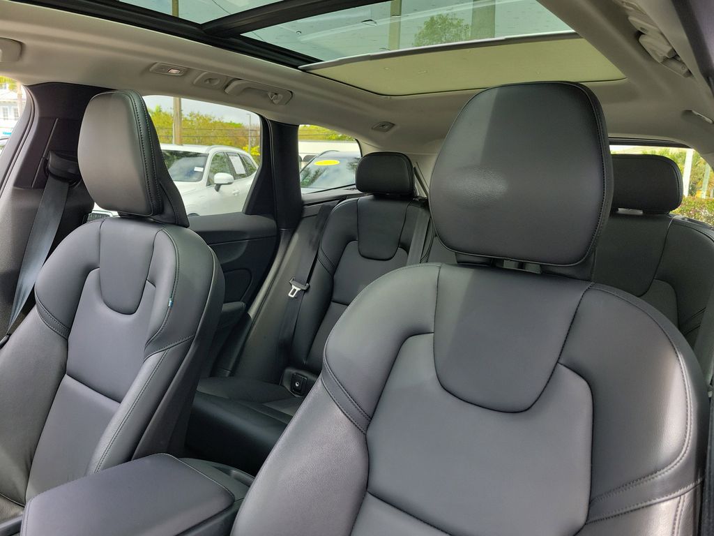 2024 Volvo XC60 Core - Photo 20