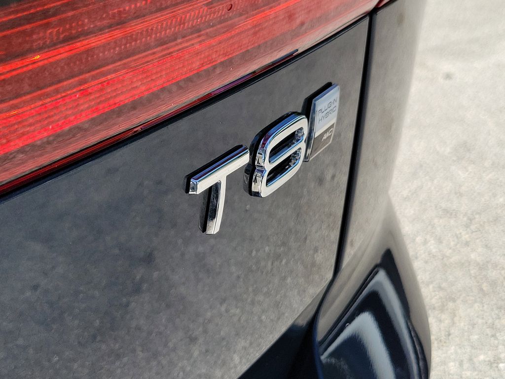 2025 Volvo XC60 Plus - Photo 6