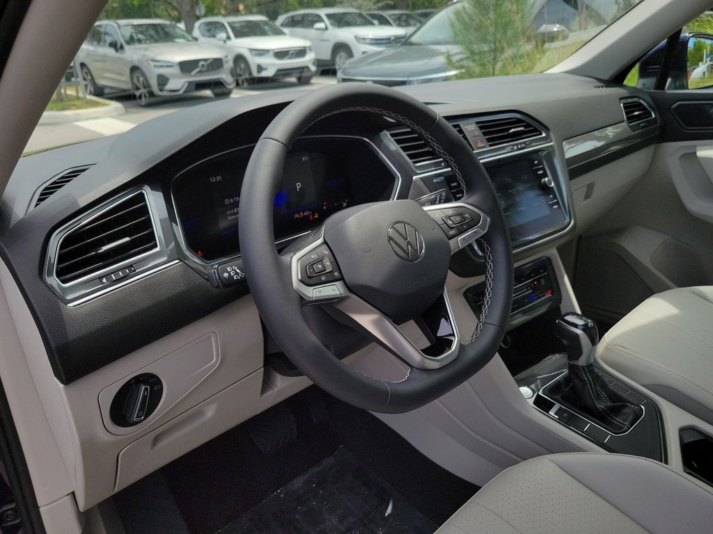 2023 Volkswagen Tiguan SE - Photo 21