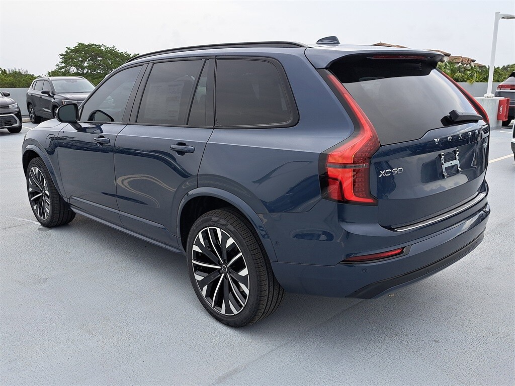 New 2026 Volvo XC90 plug-in hybrid T8 Ultra Dark Theme 6-Seater SUV