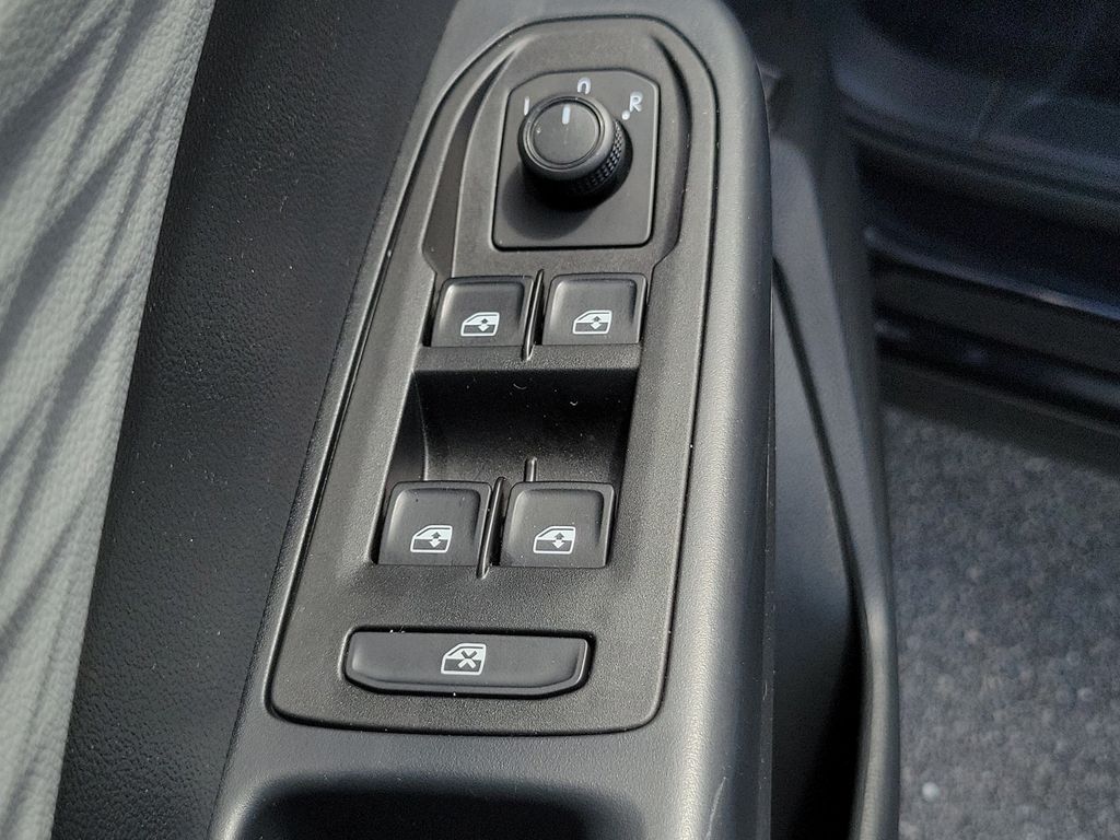 2024 Volkswagen Taos S - Photo 18