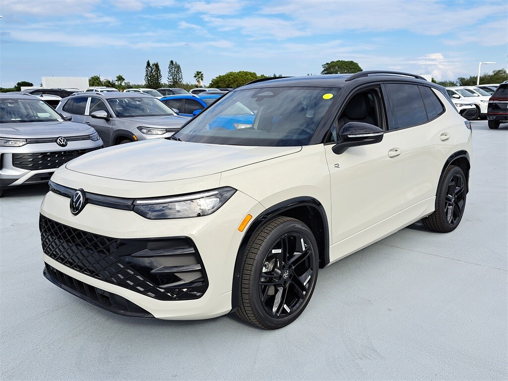 New 2026 Volkswagen Tiguan 2.0T SE SUV