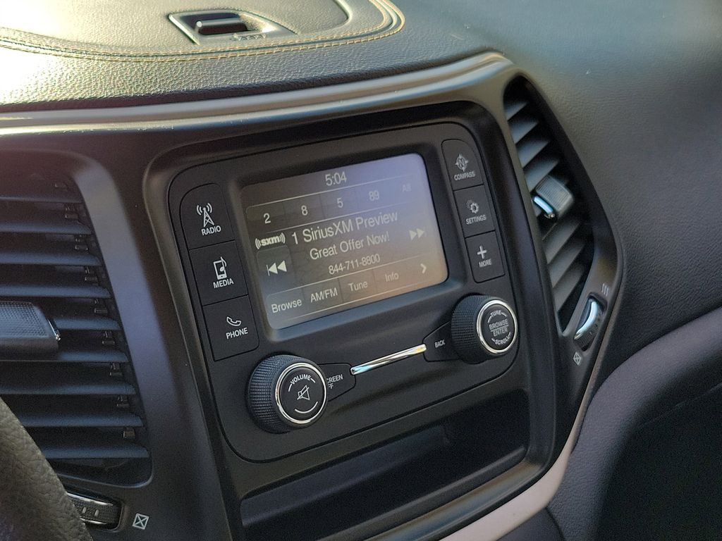 2016 Jeep Cherokee Sport - Photo 27