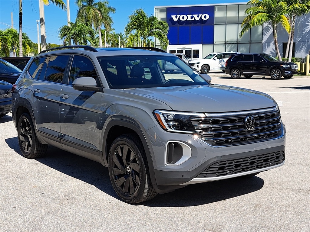 New 2025 Volkswagen Atlas 2.0T SE w/Technology SUV