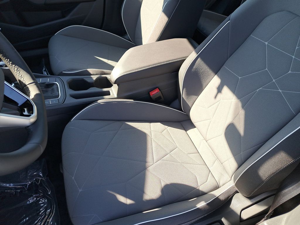 2025 Volkswagen Jetta Sport - Photo 21