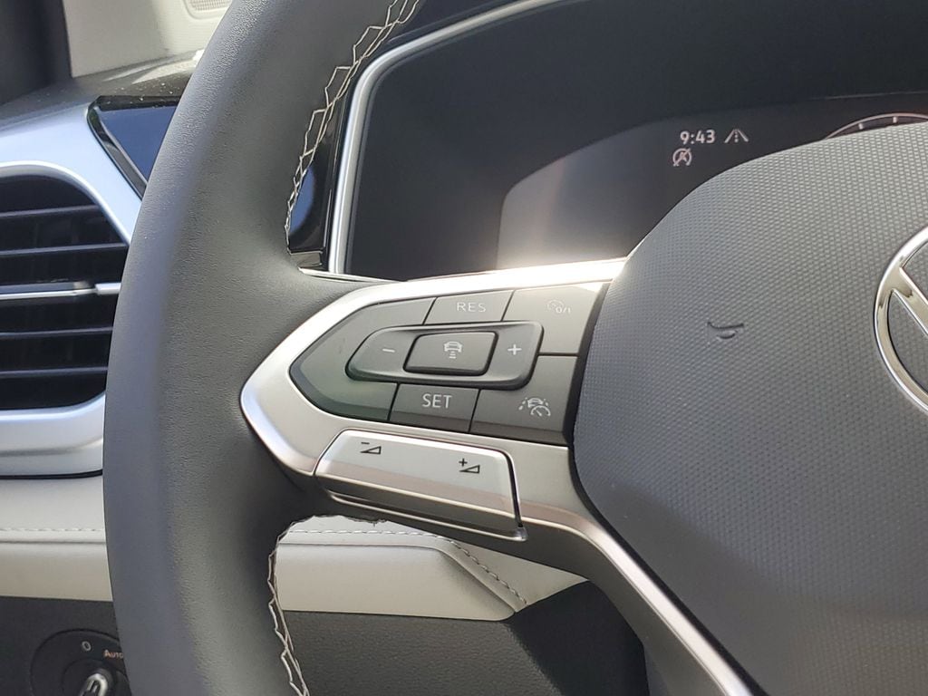 2025 Volkswagen Taos SE - Photo 26