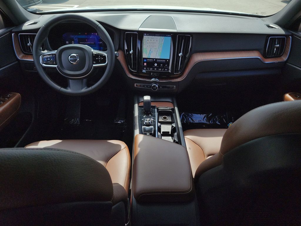 2024 Volvo XC60 Plus - Photo 15