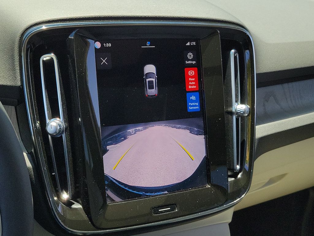 2023 Volvo XC40 Plus - Photo 29