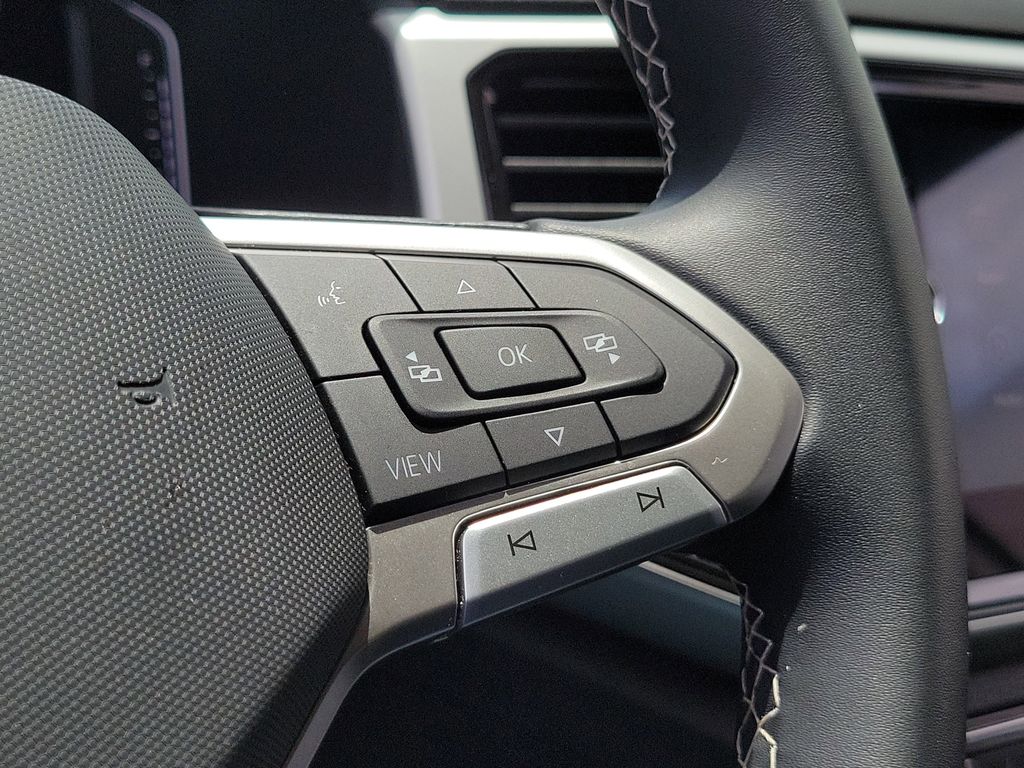 2023 Volkswagen Atlas SE w/Tech - Photo 26