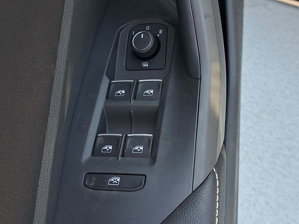 2025 Volkswagen Jetta Sport - Photo 18