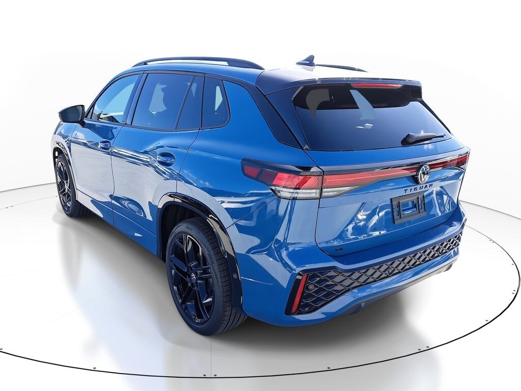 New 2026 Volkswagen Tiguan 2.0T SE R-Line Black SUV