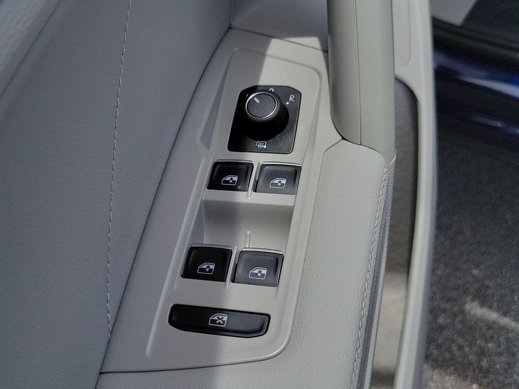 2023 Volkswagen Tiguan SE - Photo 20