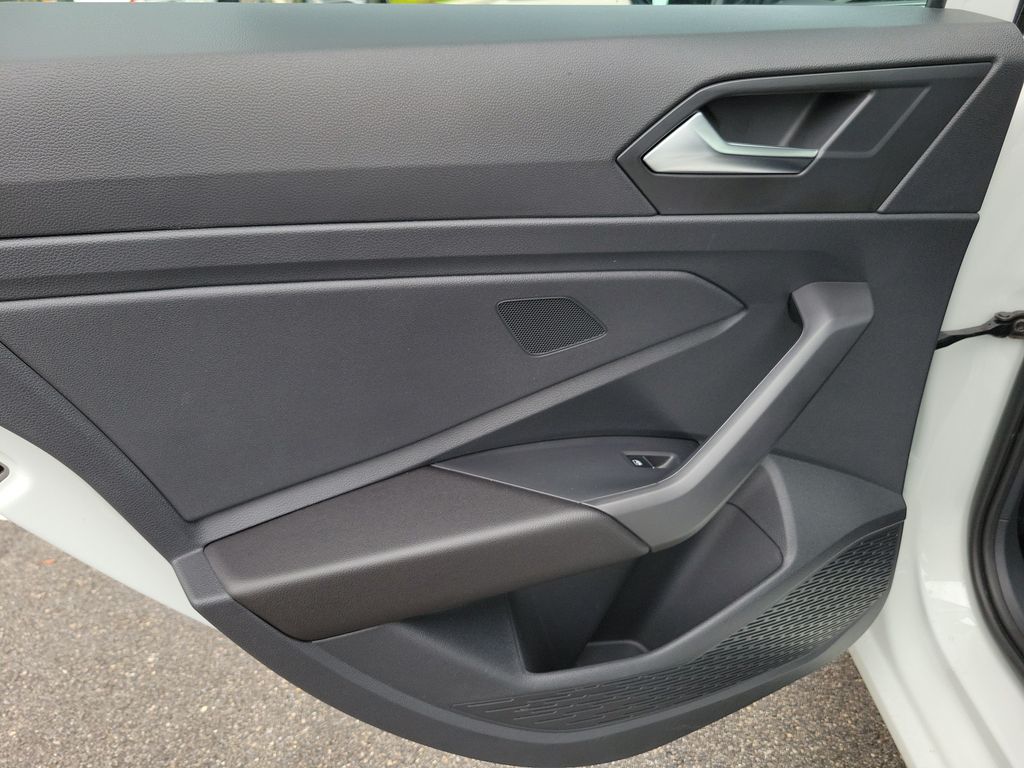 2023 Volkswagen Jetta SE - Photo 9