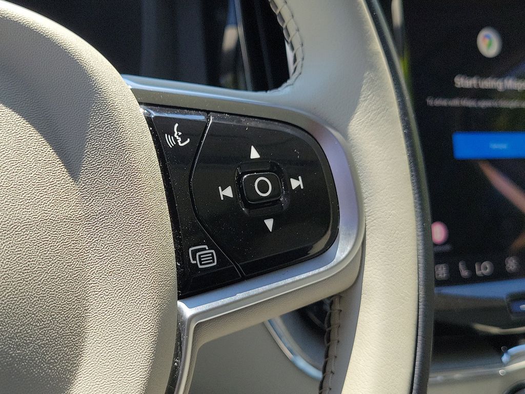 2025 Volvo XC60 Plus - Photo 25