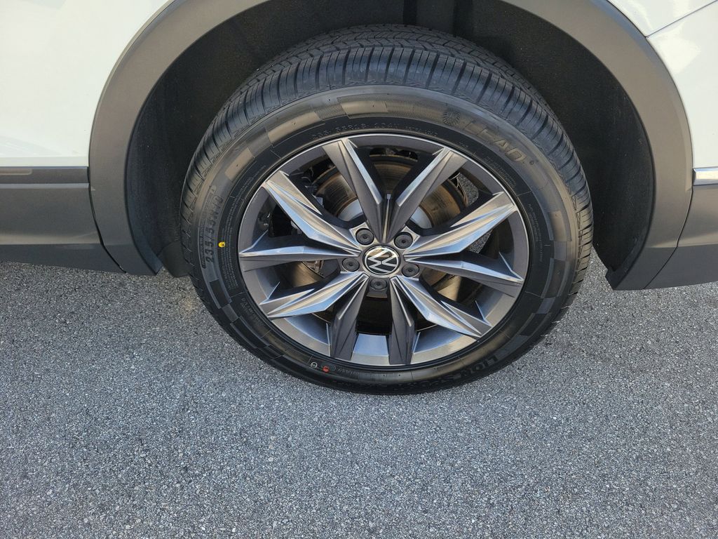 2023 Volkswagen Tiguan SE - Photo 8