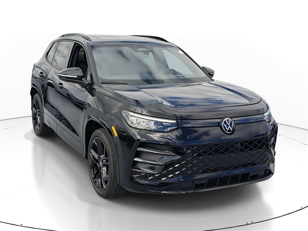 2026 Volkswagen Tiguan SE R-LINE BLACK's photo
