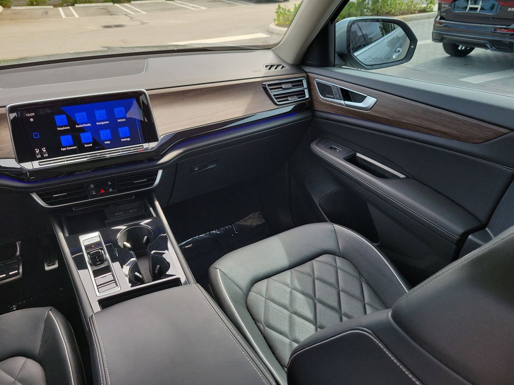 2024 Volkswagen Atlas SEL Premium R-Line - Photo 17