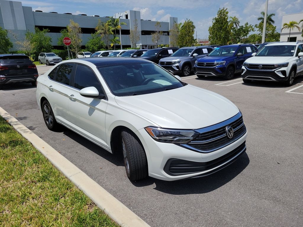 Used 2024 Volkswagen Jetta 1.5T SE Sedan