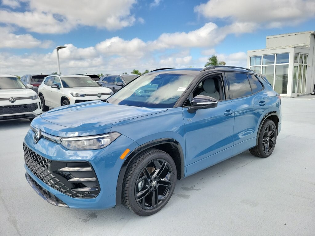 New 2026 Volkswagen Tiguan SE R-Line Black SUV