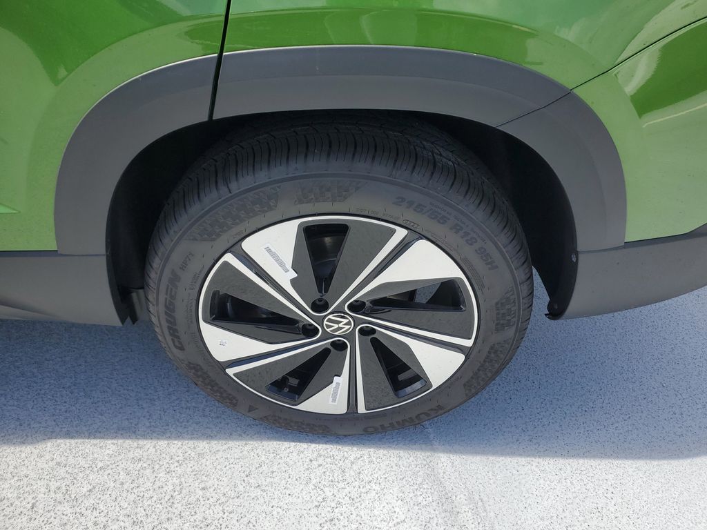 2025 Volkswagen Taos SE - Photo 8