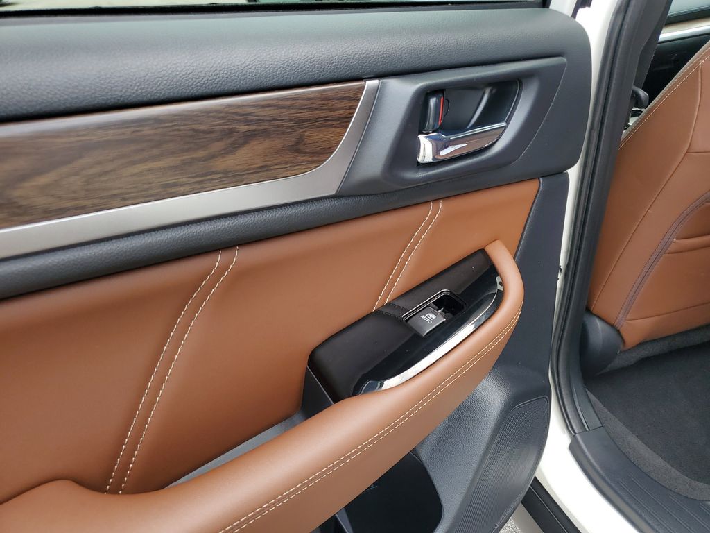 2018 Subaru Outback Touring - Photo 11