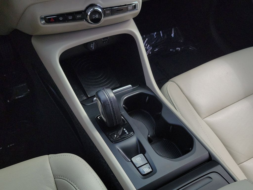 2019 Volvo XC40 Momentum - Photo 29