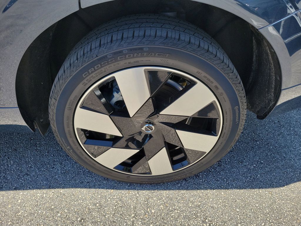 2025 Volvo XC60 Plus - Photo 9